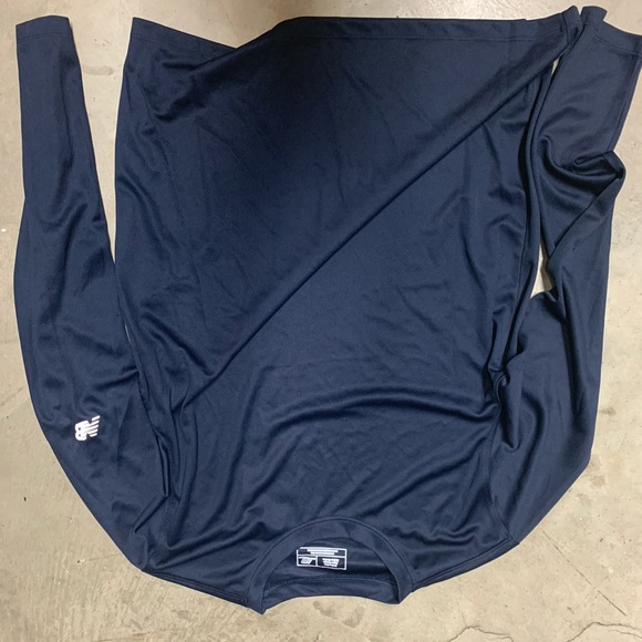 New Balance long sleeve shirts - Picture 1 of 2